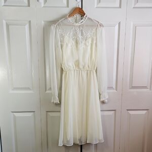 Vintage JCPenney Fashions Ivory Long Sleeve Lace Dress Size 11/12 Wedding 70s